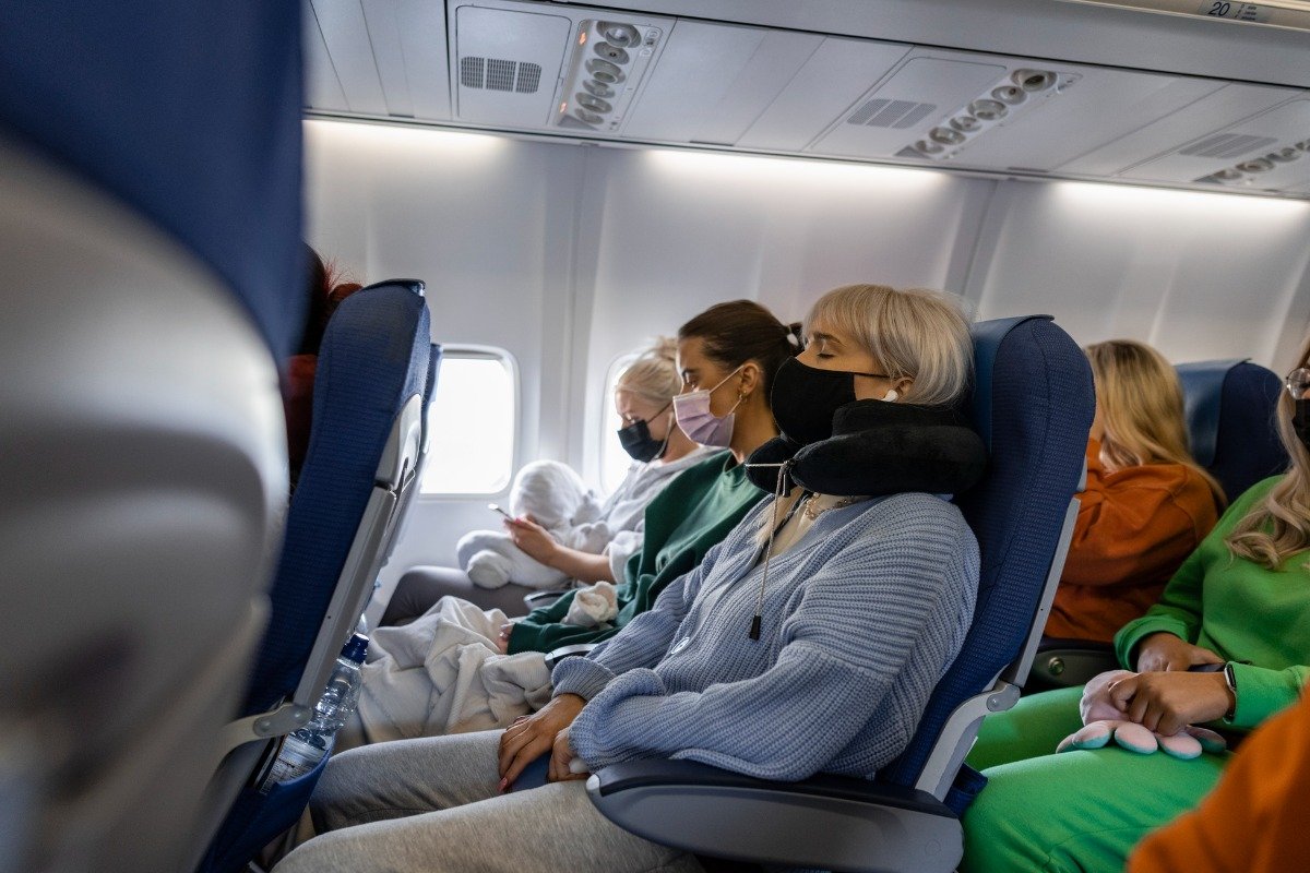 CDC Urges Americans To Wear Face Masks When Flying