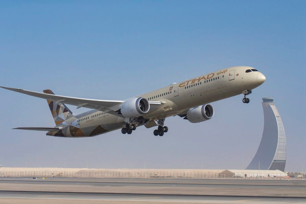 Travel with a smaller footprint: Trip.com and Etihad offer travellers free flight carbon offsetting